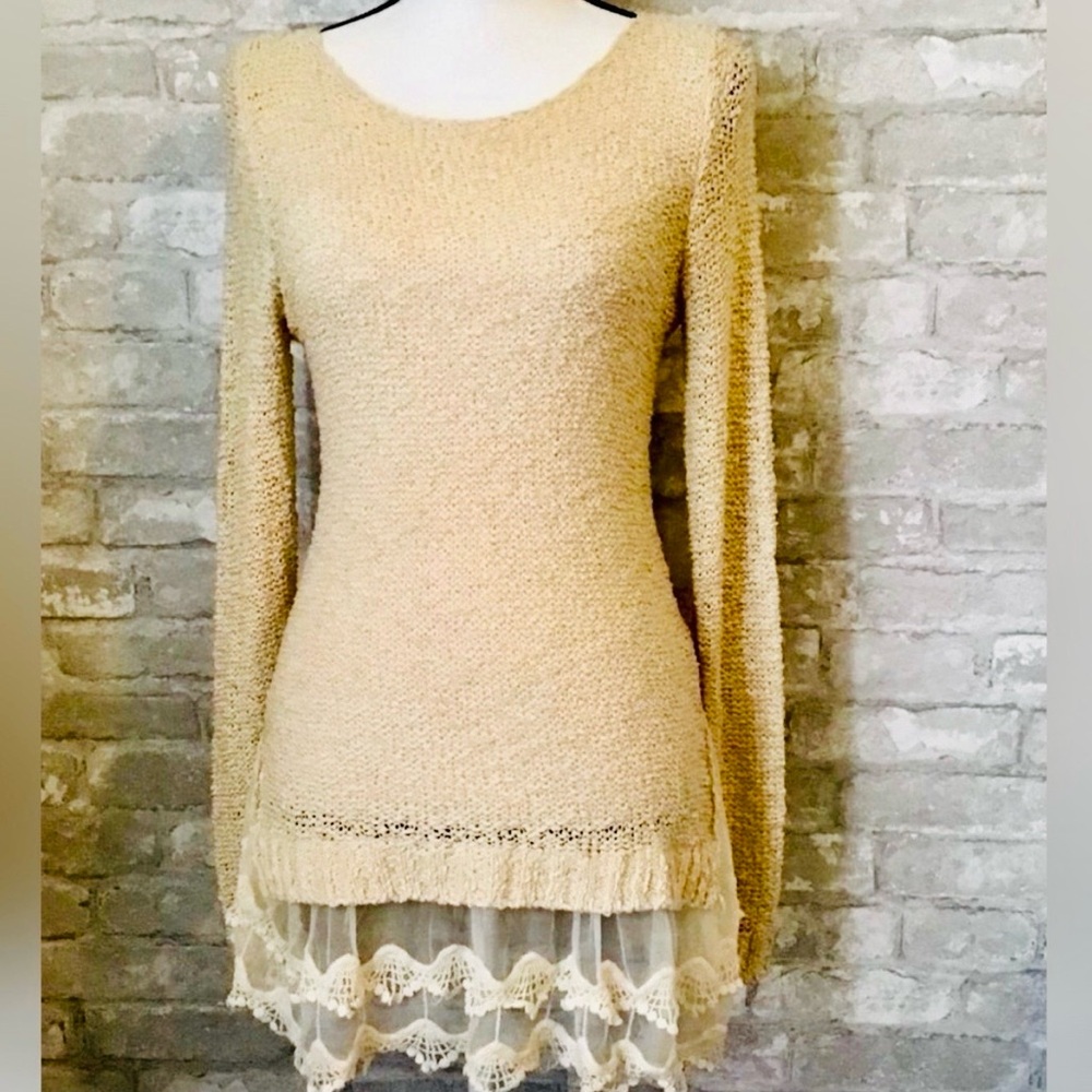WINDSOR Ivory Knit Sweater with Lace Detail, Beautiful and comfy! Small, NWOT
